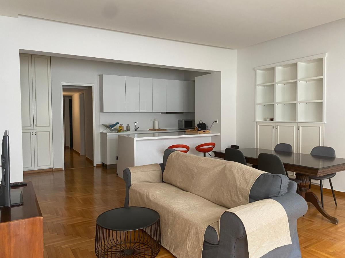 Apartment In Fancy Athenian Neighbourhood Екстериор снимка